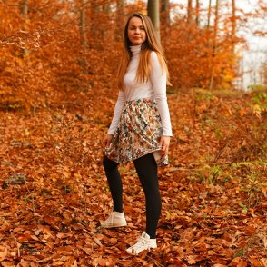 Sukně do pasu – vzorovaná - první obrázek z galerie