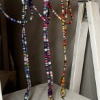 Boho popruh na telefon – oranžovo-zlatá - čtvrtý obrázek z galerie
