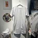 Šaty s krátkým rukávem – světlá šedá - třetí obrázek z galerie