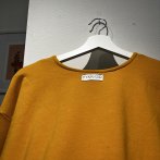 Šaty s krátkým rukávem – hořčicová - čtvrtý obrázek z galerie